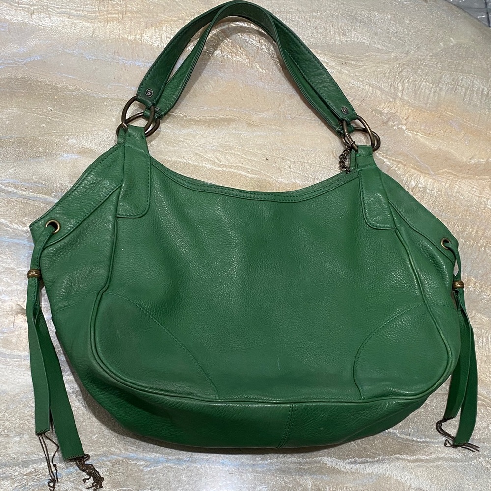 Juicy Couture Elegant Green Leather Bag / (See all pics and Read Description)